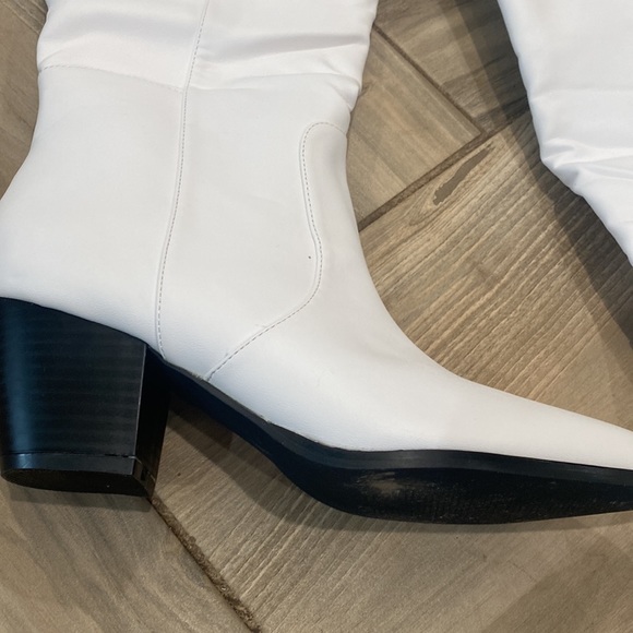 White cowboy boots - Picture 2 of 4